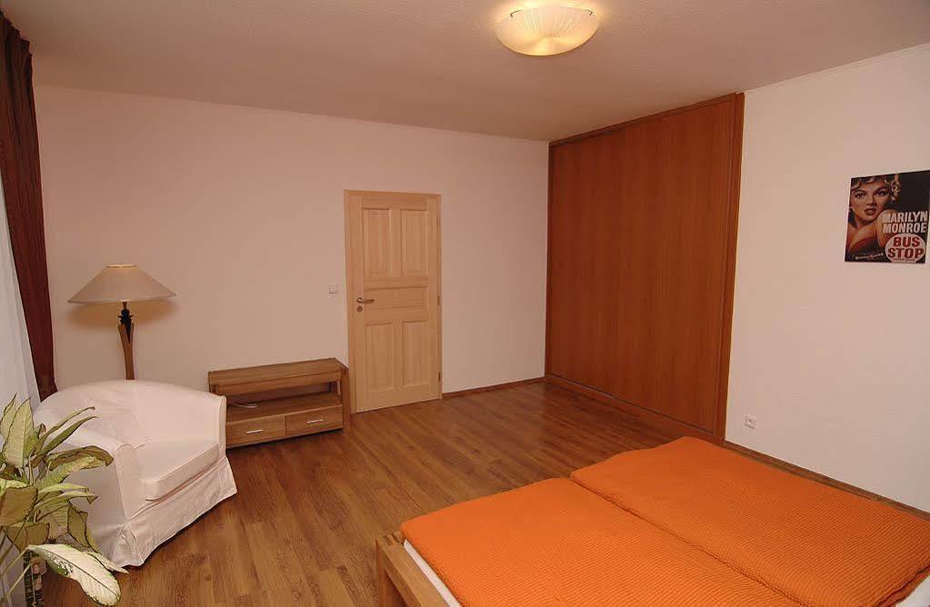Penzion Valkoun-Lilienfeld Karlovy Vary Esterno foto